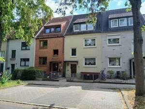 Charmantes Reihenhaus mit Entwicklungspotenzial in ruhiger Lage von Walle – 28219 Bremen – Vorschaubild 2