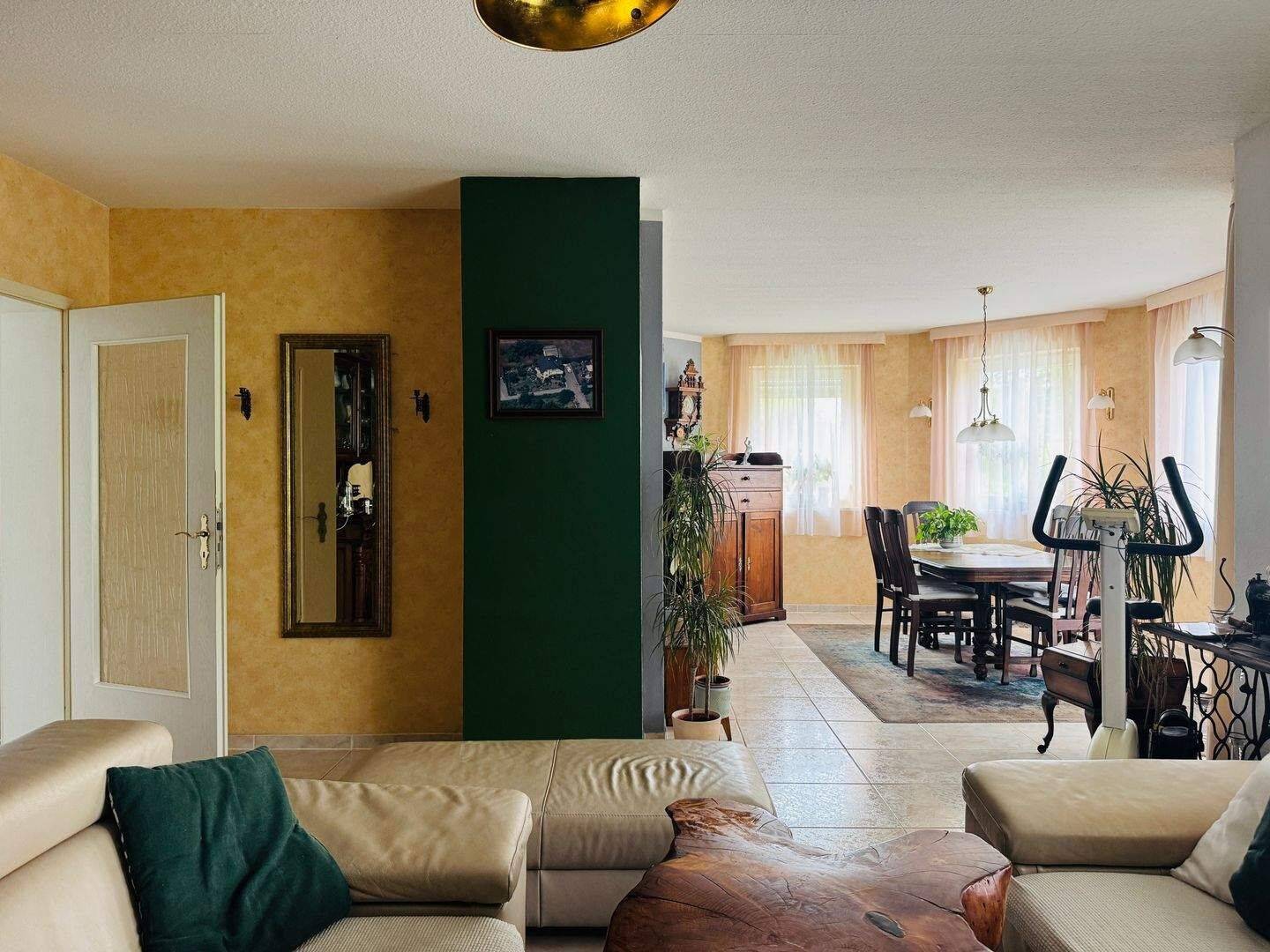 Zwei Wohnungen oder ein Zuhause für die große Familie mit liebevoll angelegtem Garten, Photovoltaikanlage, in ruhiger Wohnlage! – Amt Wachsenburg – Vorschaubild 4