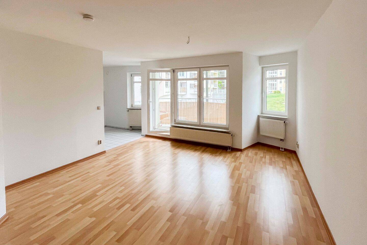 Ihr neues Zuhause in Potsdam: Charmante Maisonette mit Balkon, Garage und viel Wohnqualität – Potsdam – Bild 1 von 9