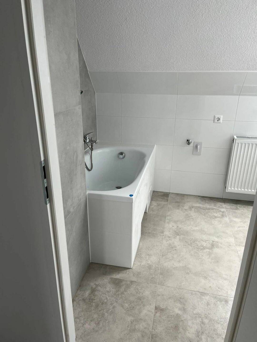 Attraktives, renoviertes Mehrfamilienhaus mit drei modernen Wohnungen. – Oderwitz – Vorschaubild 5