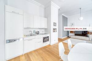 IMMOBERLIN.DE - Toplage! Helle Altbauwohnung mit Südbalkon am KaDeWe – 10789 Berlin – Vorschaubild 3