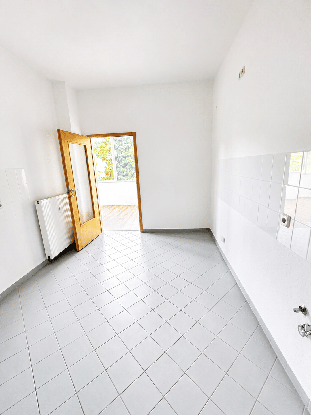 2,5 Zimmer- besonderes geschnittene Altbauwohnung in ruhiger Lage mit viel Platz – Chemnitz – Vorschaubild 3