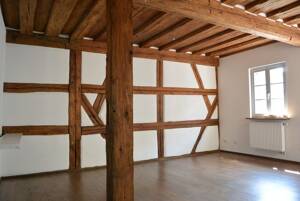 Idyllisch Wohnen in der Altstadt .... Gepflegte Maisonette- Wohnung mit Flair ... – 90762 Fürth – Vorschaubild 2