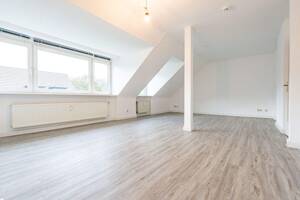 Großzügige 3-Zimmer-Dachgeschosswohnung ?in ruhiger zentraler Wohnlage – 22043 Hamburg – Vorschaubild 5