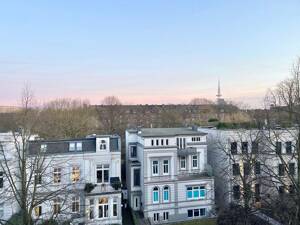 Stilvoll Wohnen mit herrlichem Weitblick - Erstbezug in der Endetage im Generalsviertel – 20253 Hamburg – Vorschaubild 1