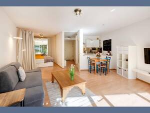 Möbliert: Großzügig & gemütlich - Ruhige Lage zum Innenhof – 80796 München – Vorschaubild 5