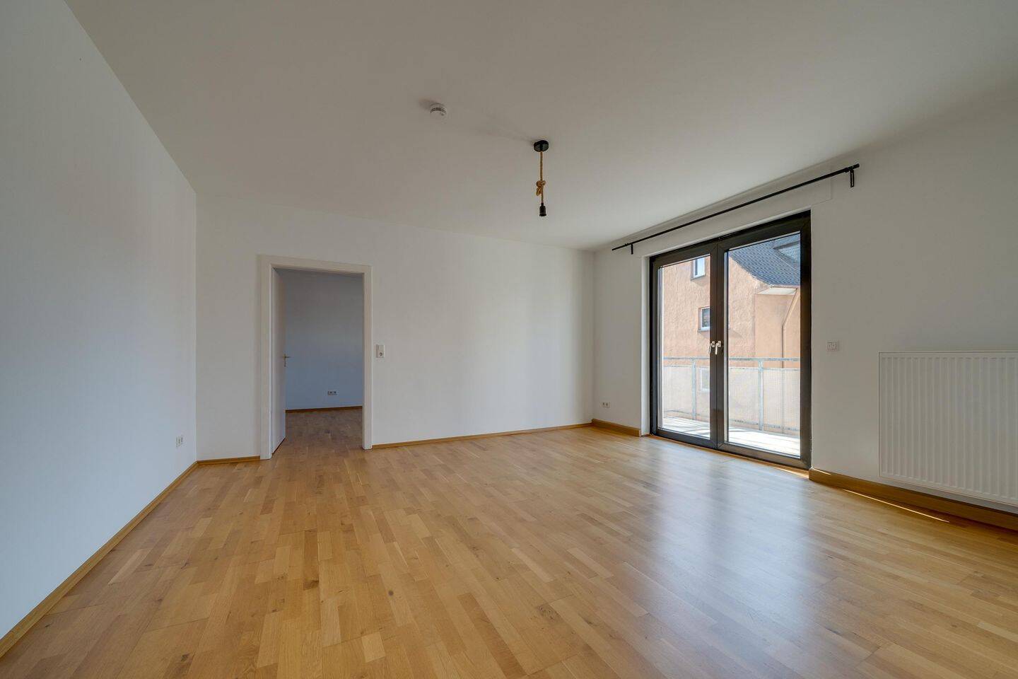 Bezugsfrei & frisch renoviert - helle 3-Zimmer-Wohnung mit Balkon und Einbauküche – Würzburg – Vorschaubild 6