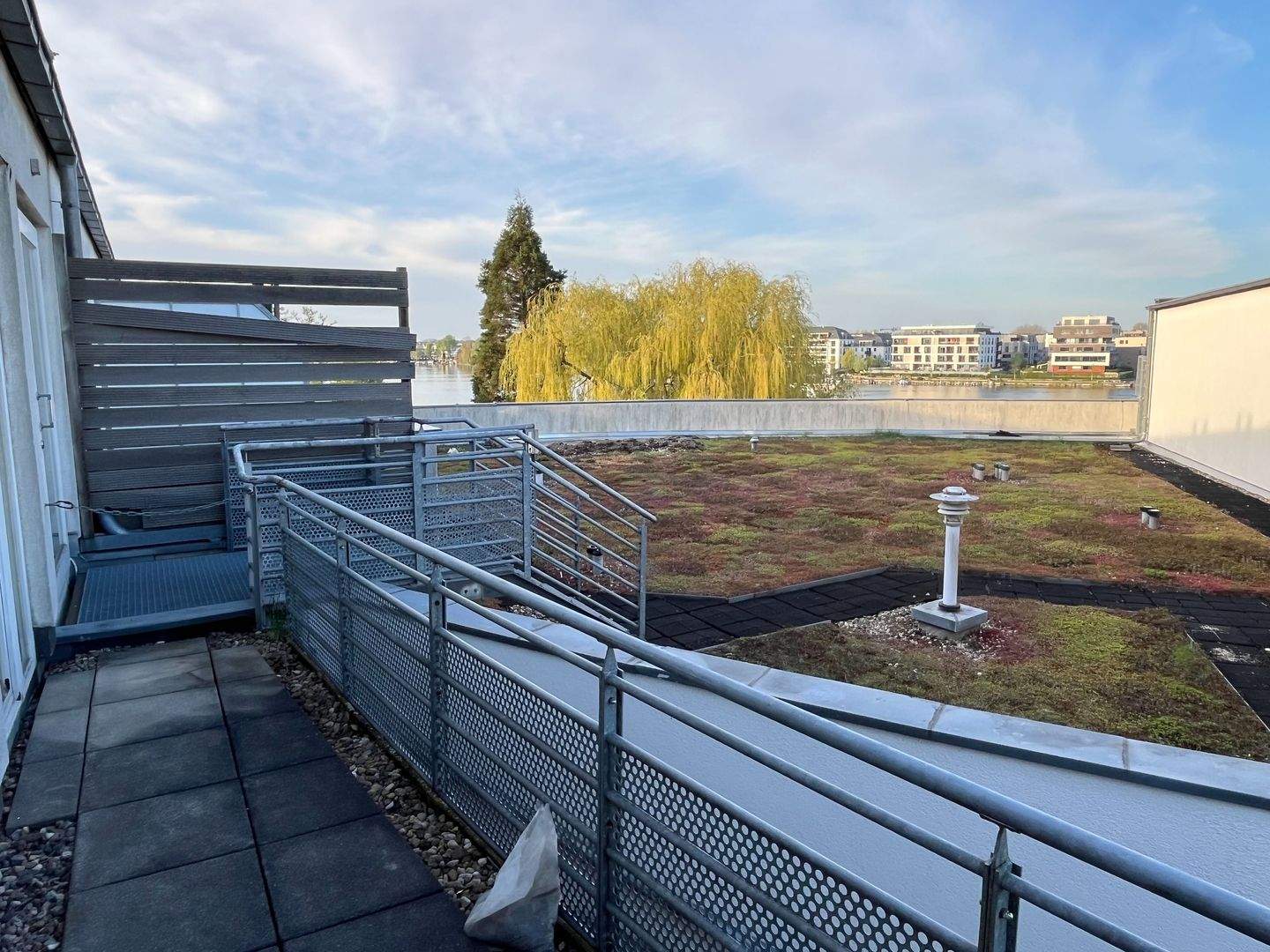 Wohnen am Wasser: 1,5-Zimmer-DG mit Aufzug und Westterrasse in Köpenick – Berlin – Vorschaubild 2