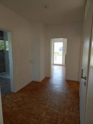 Frisch renovierte 3-Zimmer-Wohnung mit Balkon, Loggia & saniertem Bad im gepflegten Zweifamilienhaus – 54293 Trier – Vorschaubild 5