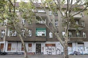 GROSSZÜGIGER SCHNITT MIT BALKON - ALTBAUCHARAKTER MIT DIELEN - ZUR ZEIT VERMIETET – 13088 Berlin – Vorschaubild 9