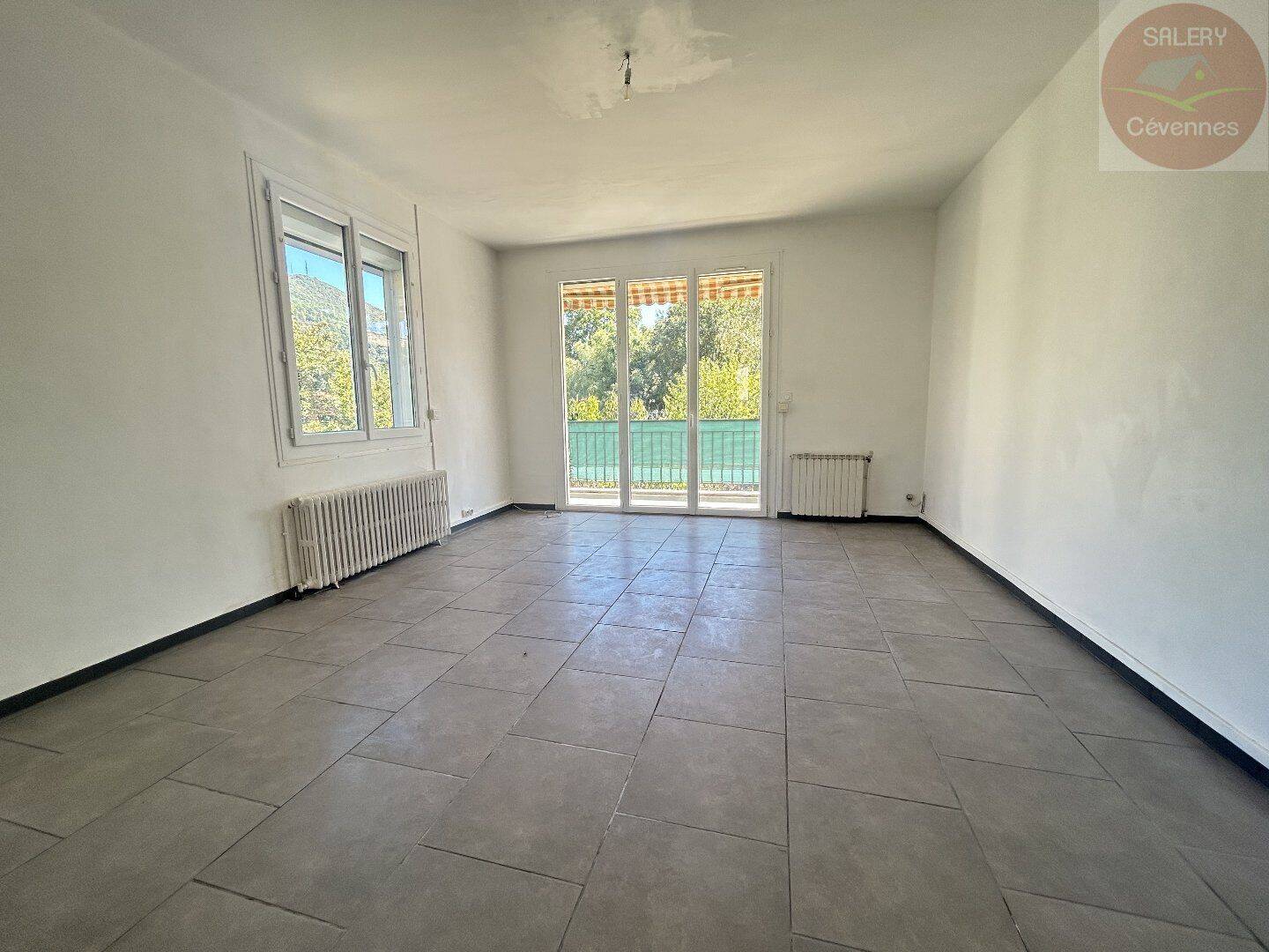 Maison 10 pièces 196 m² · à Saint-Jean-du-Gard · 196 m² · 262 000 €