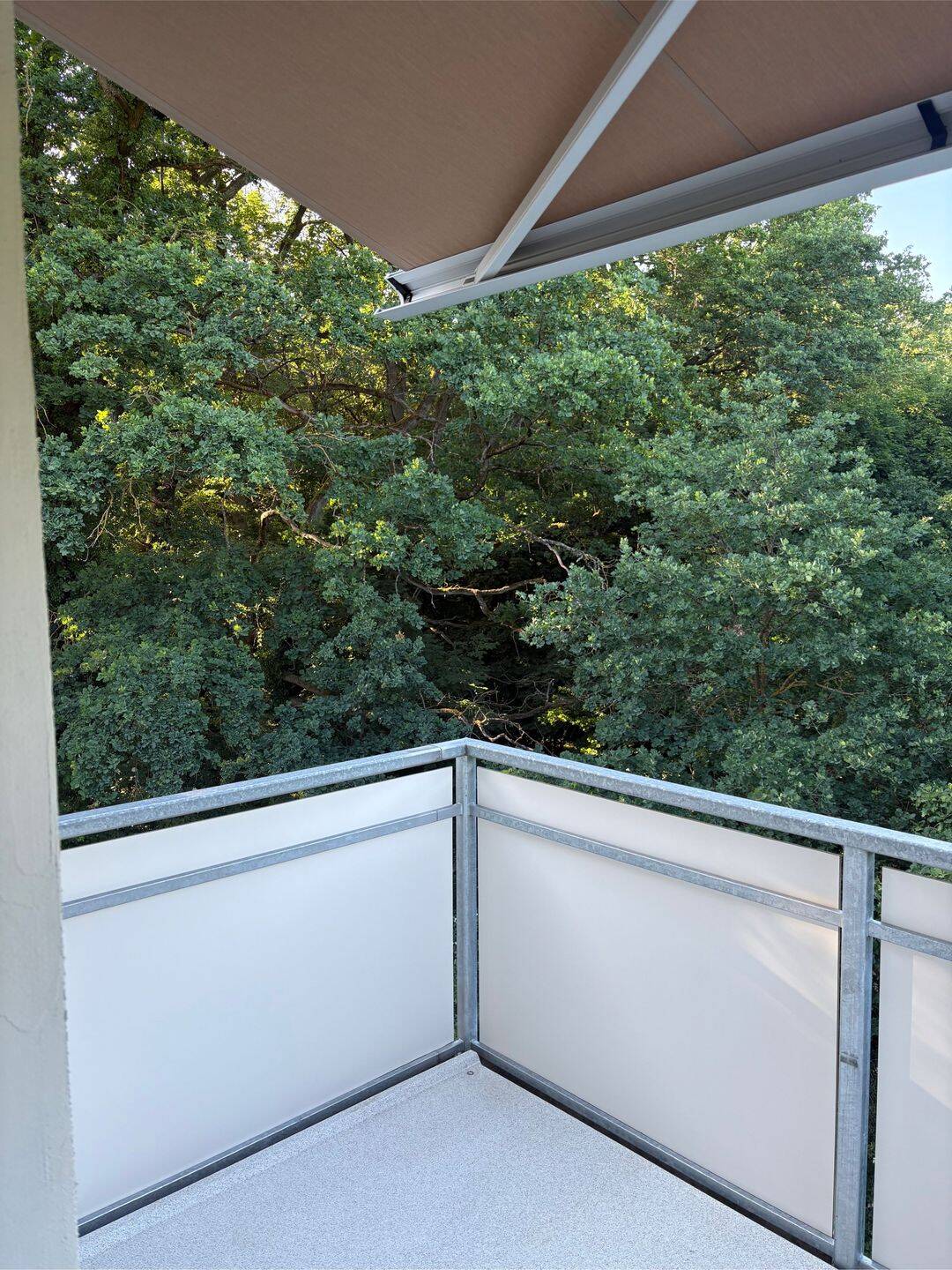 N-Ziegelstein: Schicke Zwei-Zimmer-Wohnung mit Balkon, Einbauküche und Kfz-Stellplatz! – Nürnberg – Vorschaubild 4