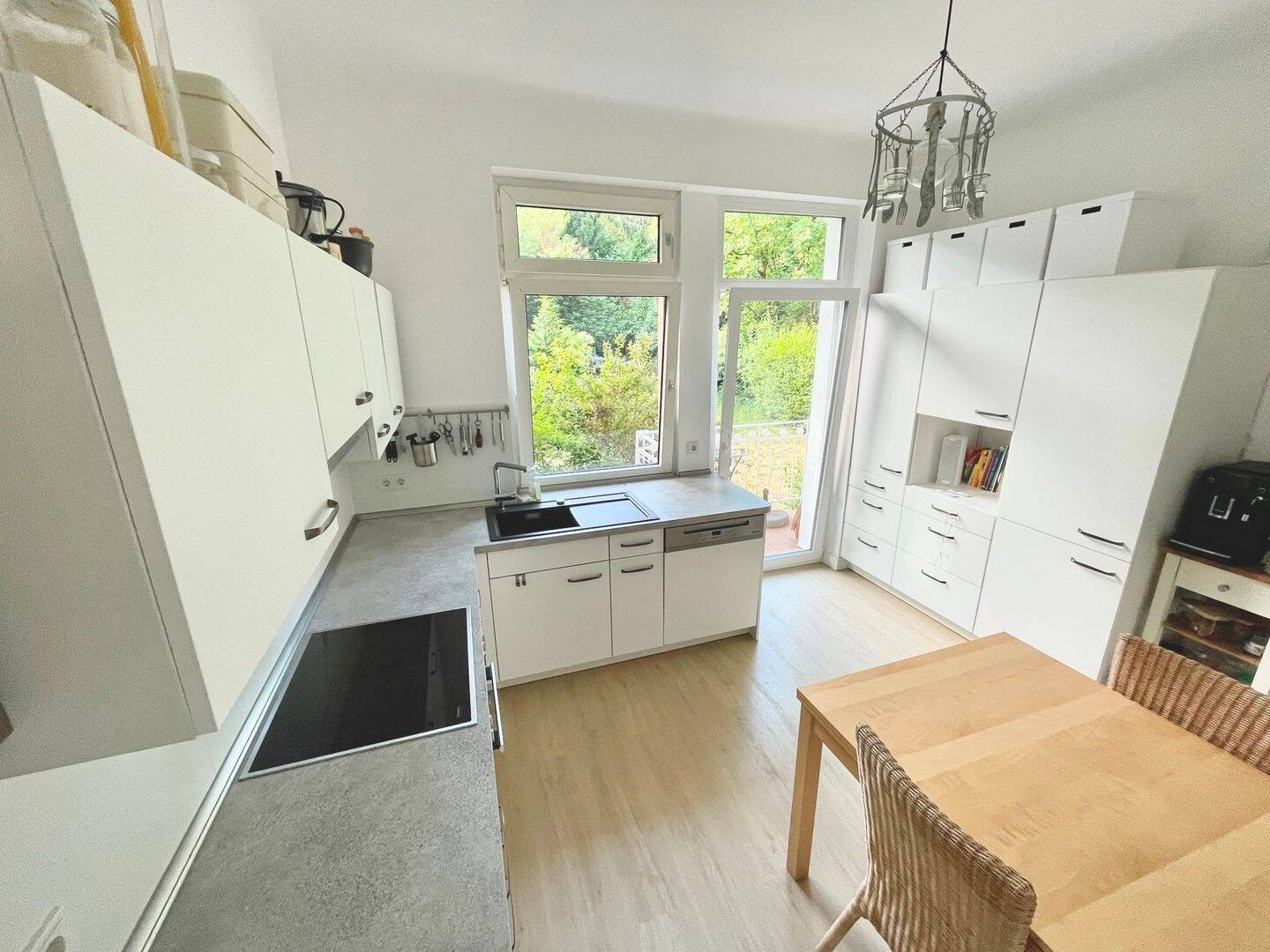 Stilvolle Altbauwohnung mit Charme am Rotenbühl– 3 Zimmer, 2 Balkone, komplett saniert – Saarbrücken – Vorschaubild 7