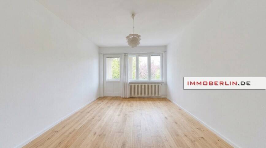 IMMOBERLIN.DE - Ersteinzug nach Sanierung: Stilvolle Altbauwohnung mit Südwestloggia