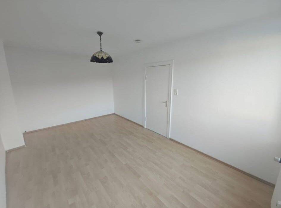 **Neu renovierte Wohnung im 4. OG zum 01.07.2026**