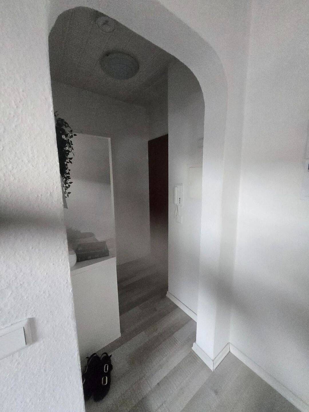 Möblierte DG-Wohnung in zentraler Lage - Düsseldorf – Düsseldorf – Vorschaubild 2