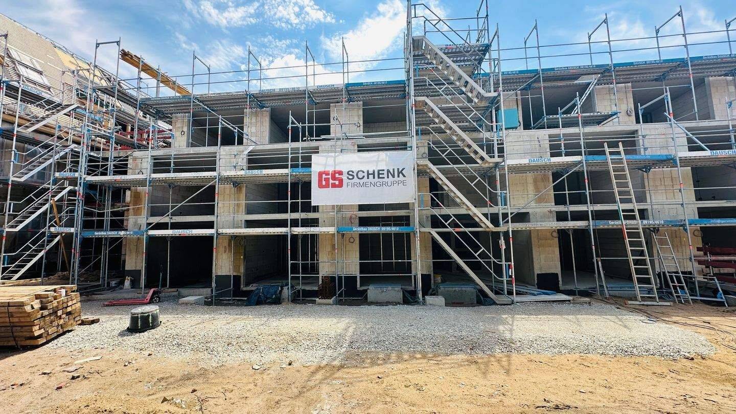 Dachterrassenwohnung! Besichtigung im kühlen Rohbau! Grüner und ruhiger Innenhof! – Erlangen – Vorschaubild 2