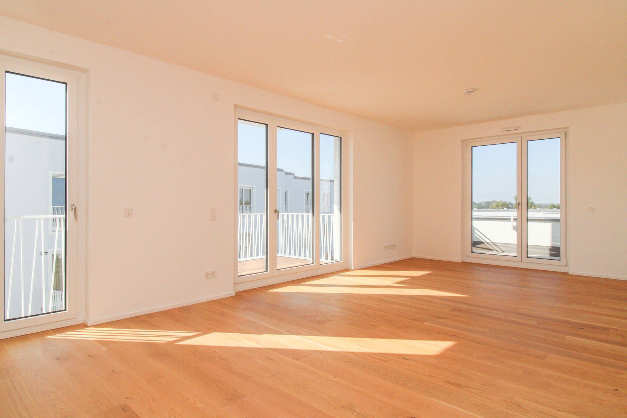 Moderne 3-Zimmer-Wohnung mit Dachterrasse! – München – Vorschaubild 2