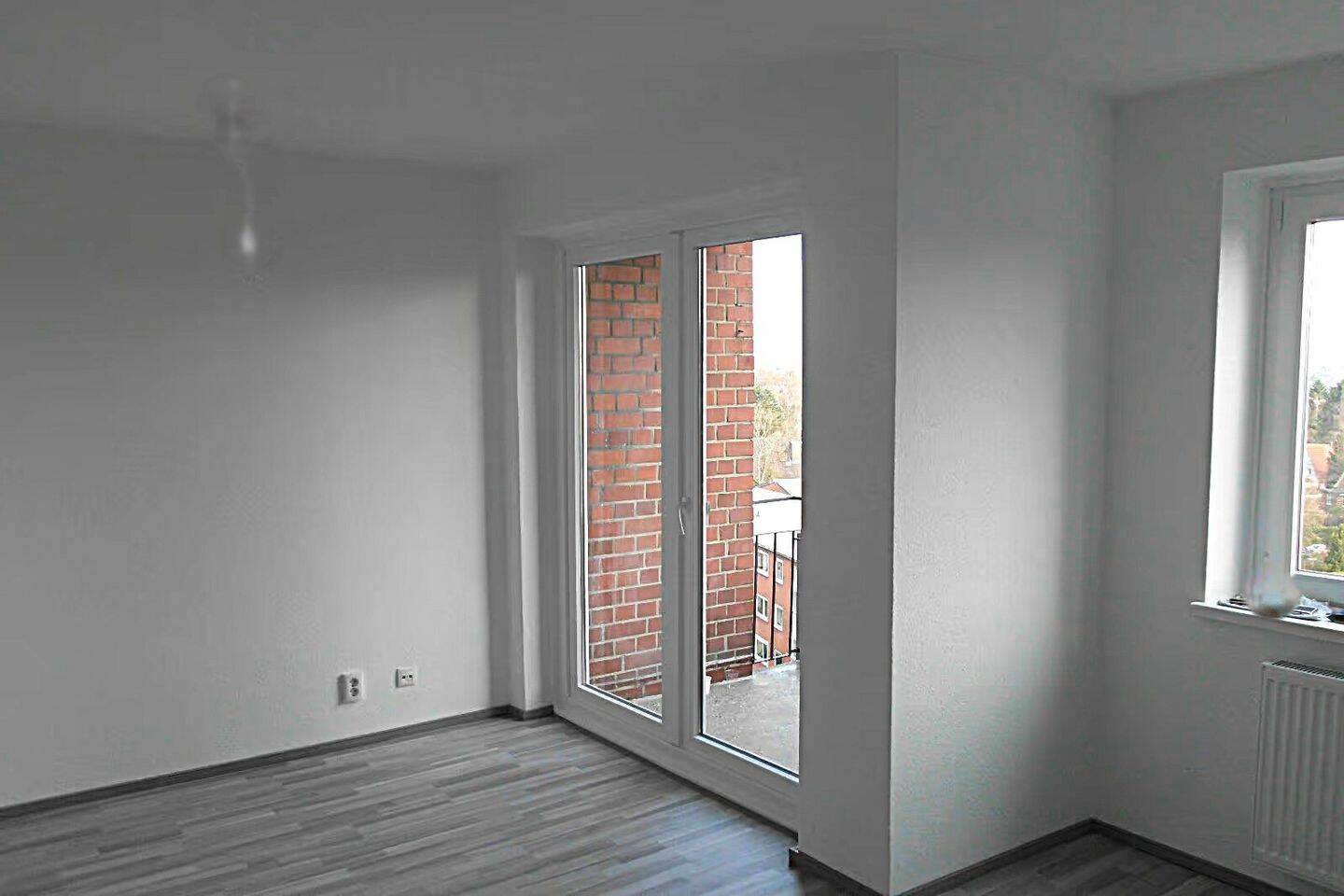 Attraktive 1,5 Zimmer-ETW mit herrlichem Weitblick in guter Lage von HH-Niendorf – Hamburg – Bild 1 von 4