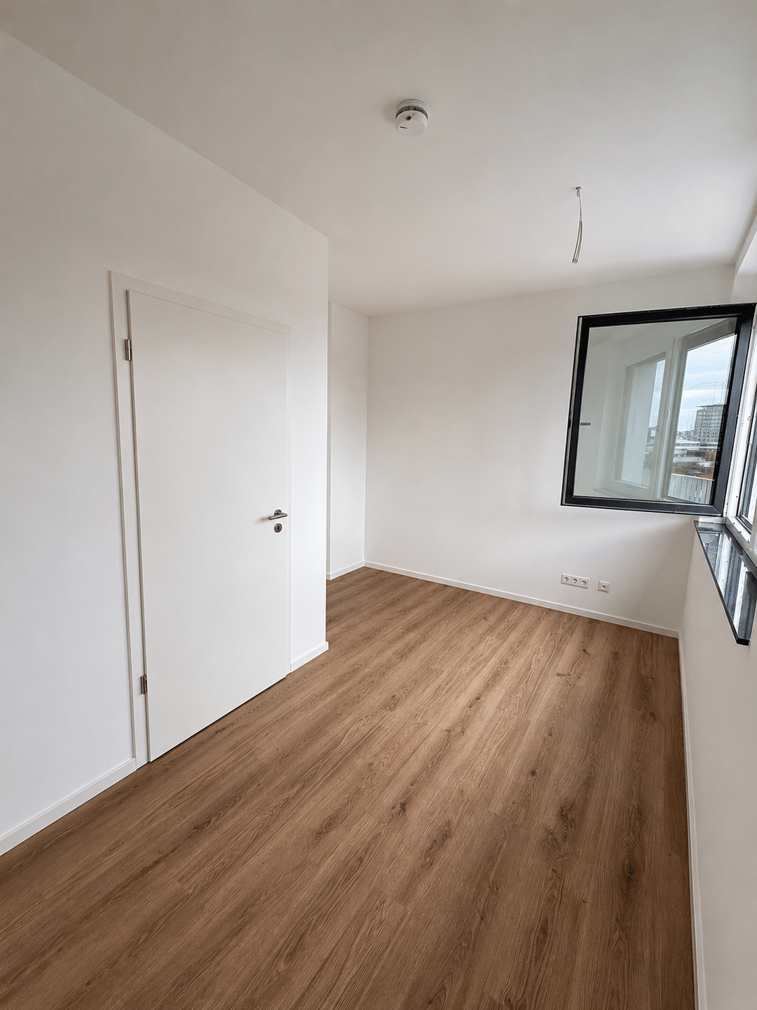 *EINEN MONAT MIETFREI WOHNEN* 3-Zimmer-Neubau Maisonettewohnung mit Balkon, Dachterrasse und Stellplatz – Nürnberg – Vorschaubild 2