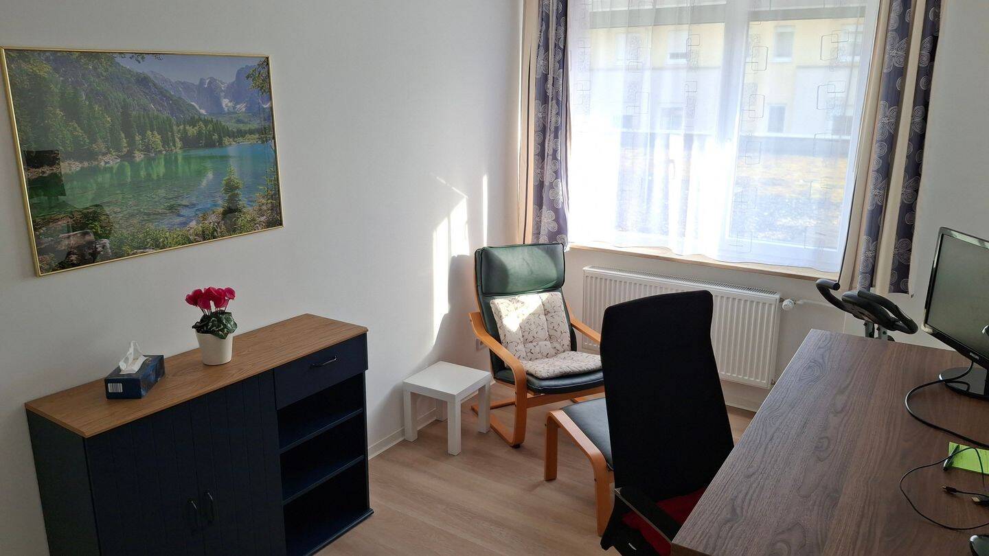 Zentrale 3-Zimmer-Wohnung in Erlangen, einzugsfertig möbliert&ausgestattet – Erlangen – Vorschaubild 3