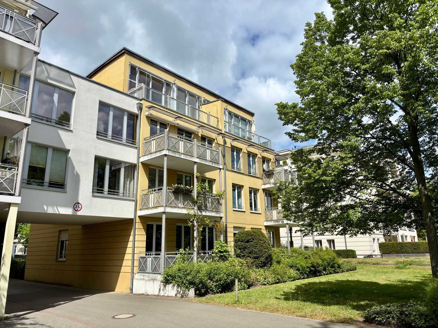 Wohnen in der Berliner Vorstadt in Potsdam - 3-Zi. Wohnung mit Balkon, Gäste WC und TG-Stellplatz – Potsdam – Vorschaubild 3