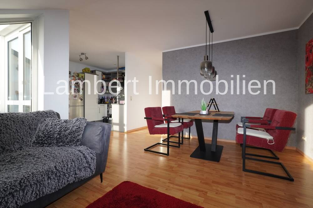 Helle Dachgeschosswohnung mit Sonnenloggia und TG-Stellplatz in Wiesbaden-Erbenheim – Wiesbaden – Vorschaubild 2