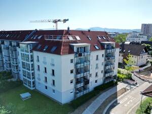 Lichtdurchflutete Maisonettewohnung mit Balkon und idealer Raumaufteilung – 79114 Freiburg im Breisgau – Vorschaubild 2