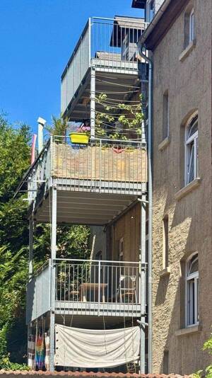 Bezugsfreie und renovierte 4-Zimmer-Altbauwohnung mit Balkon – 7743 Jena – Vorschaubild 6