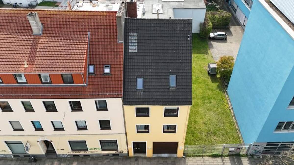 Gepflegtes Einfamilienhaus mit Gewerbehalle in der Neustadt – 28199 Bremen – Bild 1 von 9