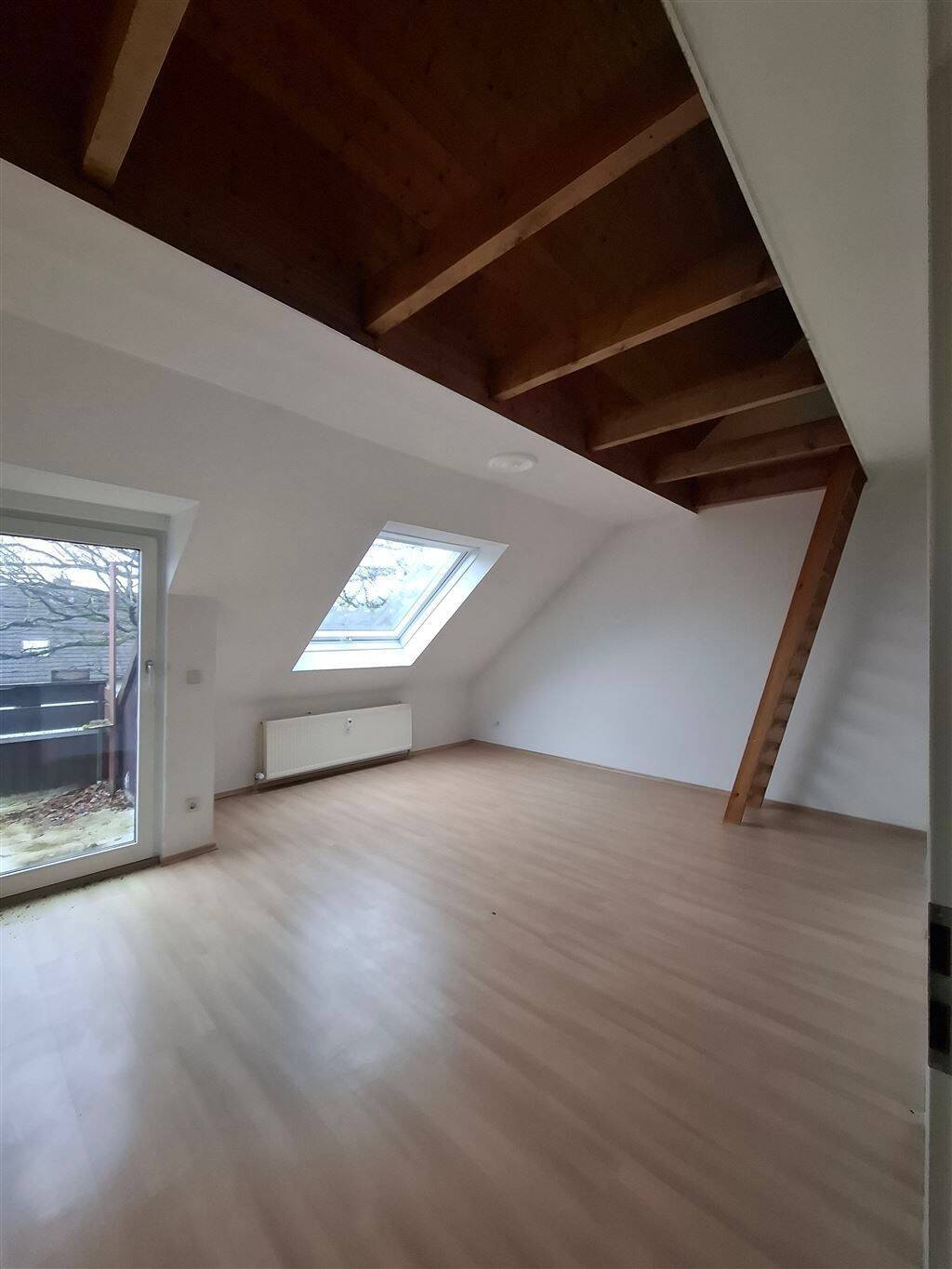 2-Zimmer-Dachgeschosswohnung - Sofort verfügbar – Kassel – Vorschaubild 3