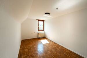 Elegante 4-Zimmer-Dachgeschosswohnung mit Charme - Lichtdurchflutet in Esslingen – 73728 Esslingen am Neckar – Vorschaubild 9