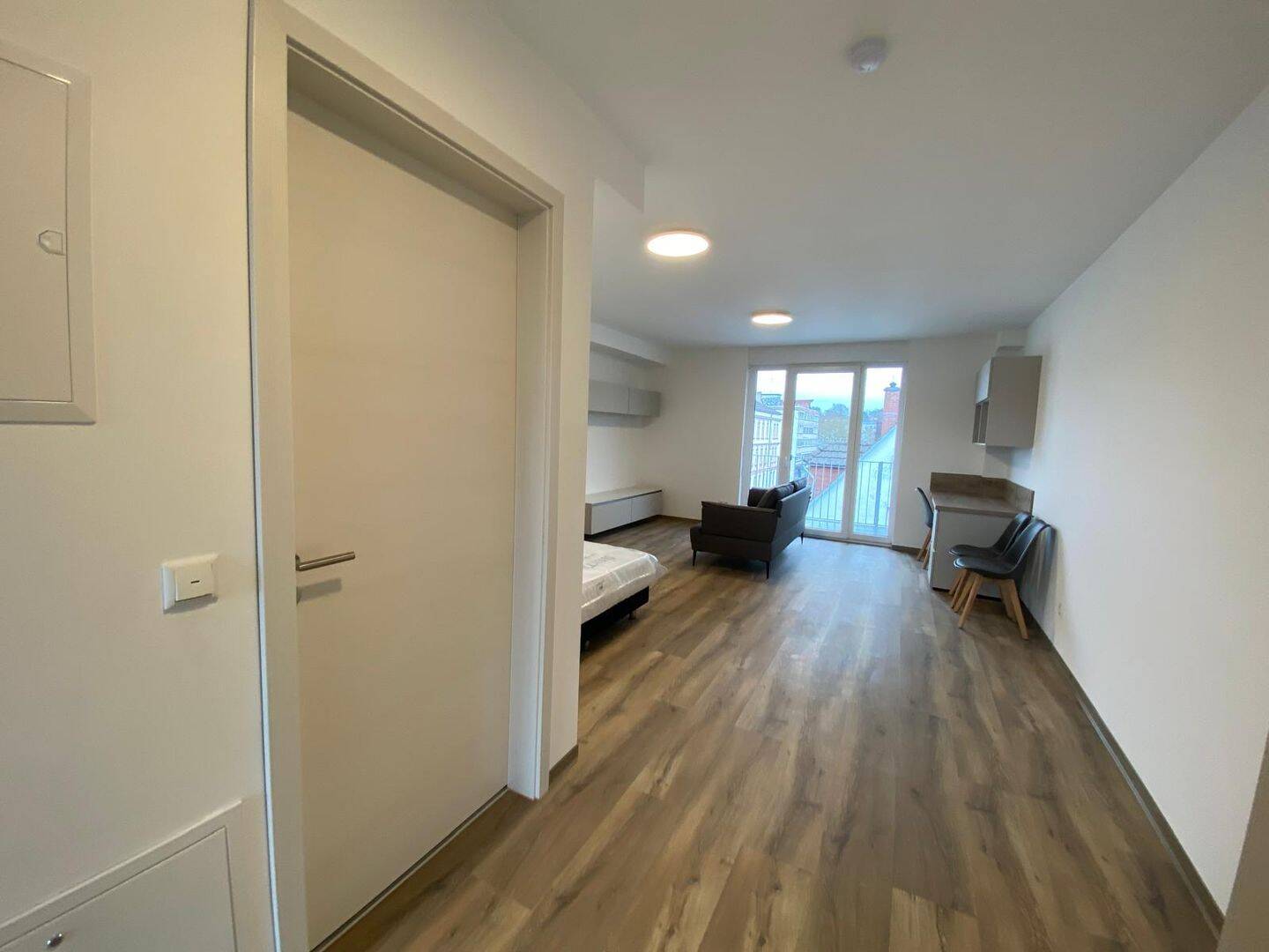 Exklusive vollmöblierte 1,5 Zimmer-Penthousewohnung mit Balkon in Top Lage Darmstadt! – Darmstadt – Vorschaubild 3