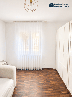 * Untertürkheim: Sehr schöne, großzügige 4,5-Zi.-Wohnung direkt an den Weinbergen * EBK * TL-Bad * – 70327 Stuttgart – Vorschaubild 4