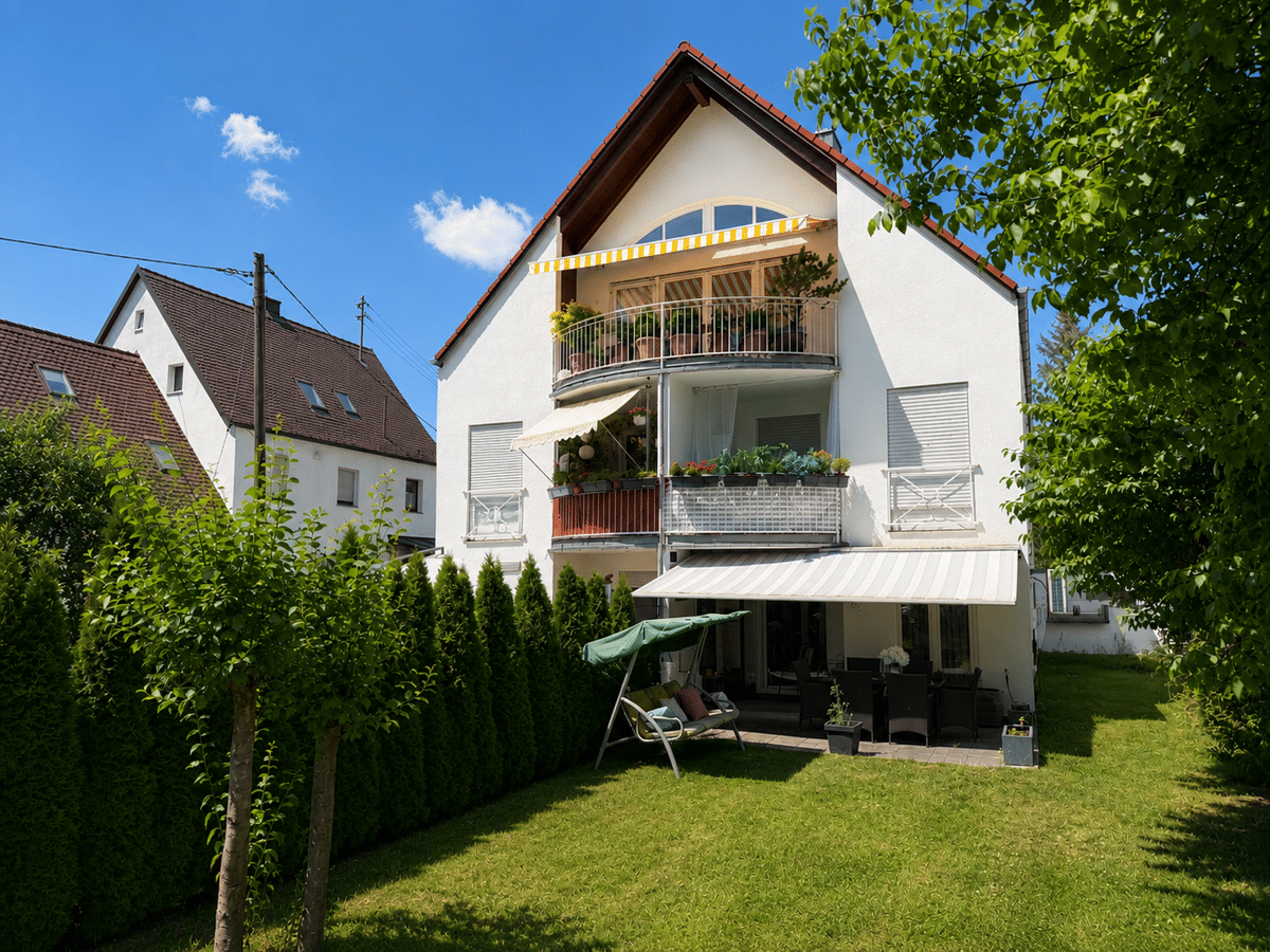 Moderne 2,5-Zimmer-Maisonettewohnung mit traumhaftem Garten in München-Feldmoching/Hasenbergl – 80935 München – Bild 1 von 9