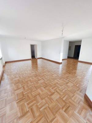 Traumwohnung Wü-Sanderau Sonnenbalkon, Lift, Tiefgarage – 97072 Würzburg – Vorschaubild 3