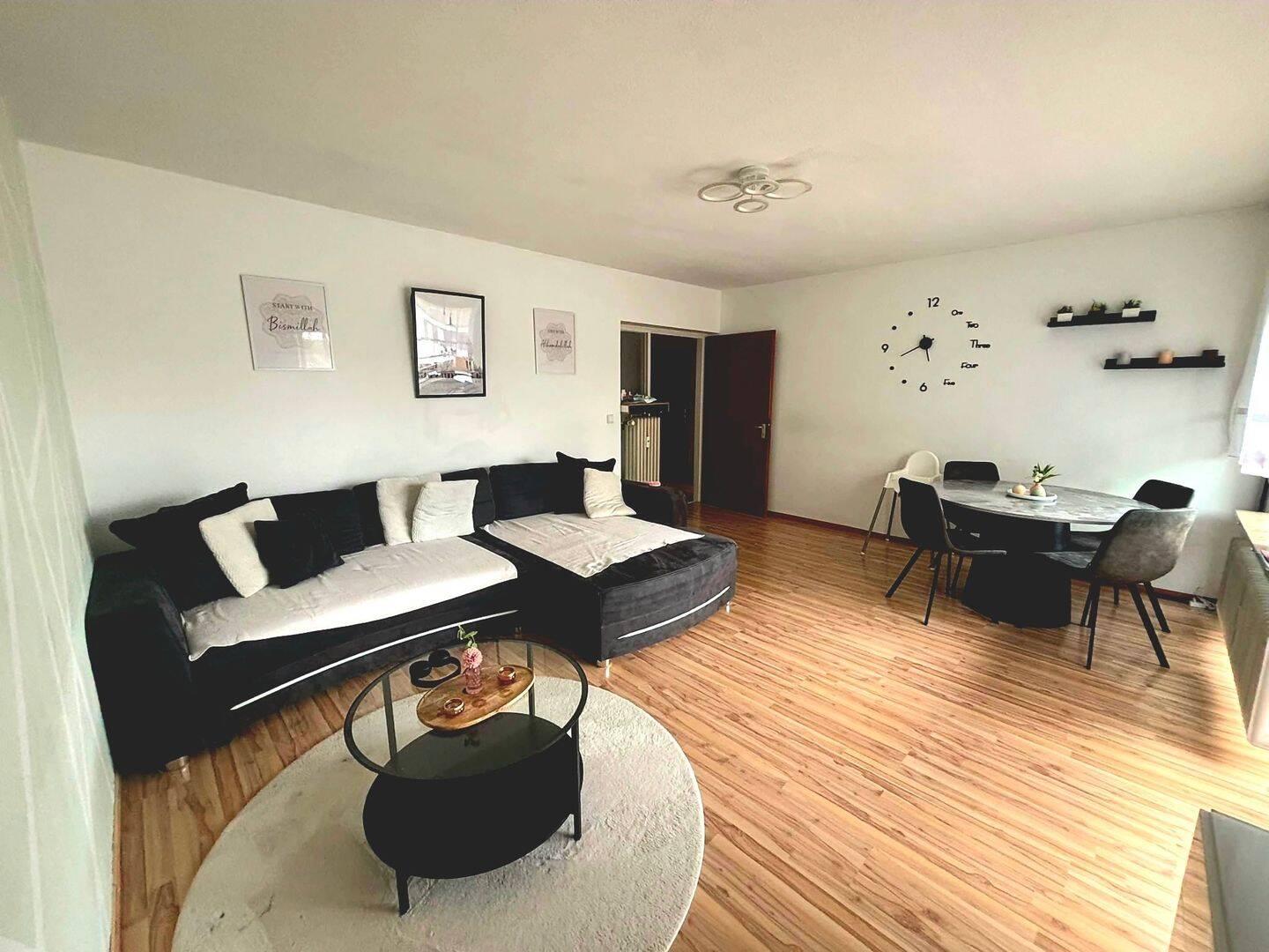 helle 3-Zimmer-Wohnung mit Balkon in Nürnberg-Fischbach – Nürnberg – Vorschaubild 2