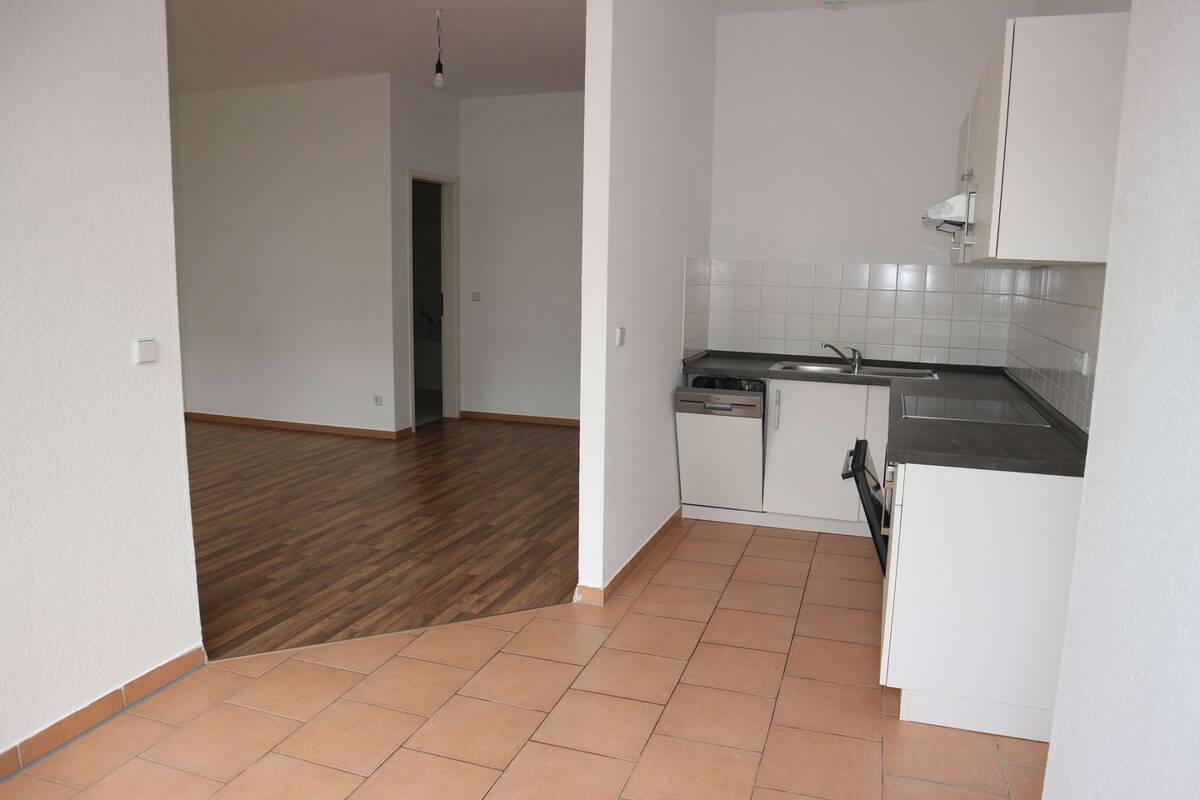 Seperate Küche zzgl. EBK* - Badewanne - im 1.OG !! frei ab 1.10.26 – 9112 Chemnitz – Bild 1 von 9