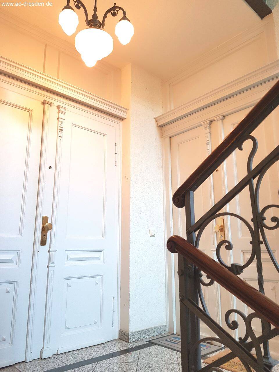 Lichtdurchflutete und großzügige 2-Zimmer-Dachgeschosswohnung im begehrten Stadtteil Schlosschemnitz – Chemnitz – Vorschaubild 4