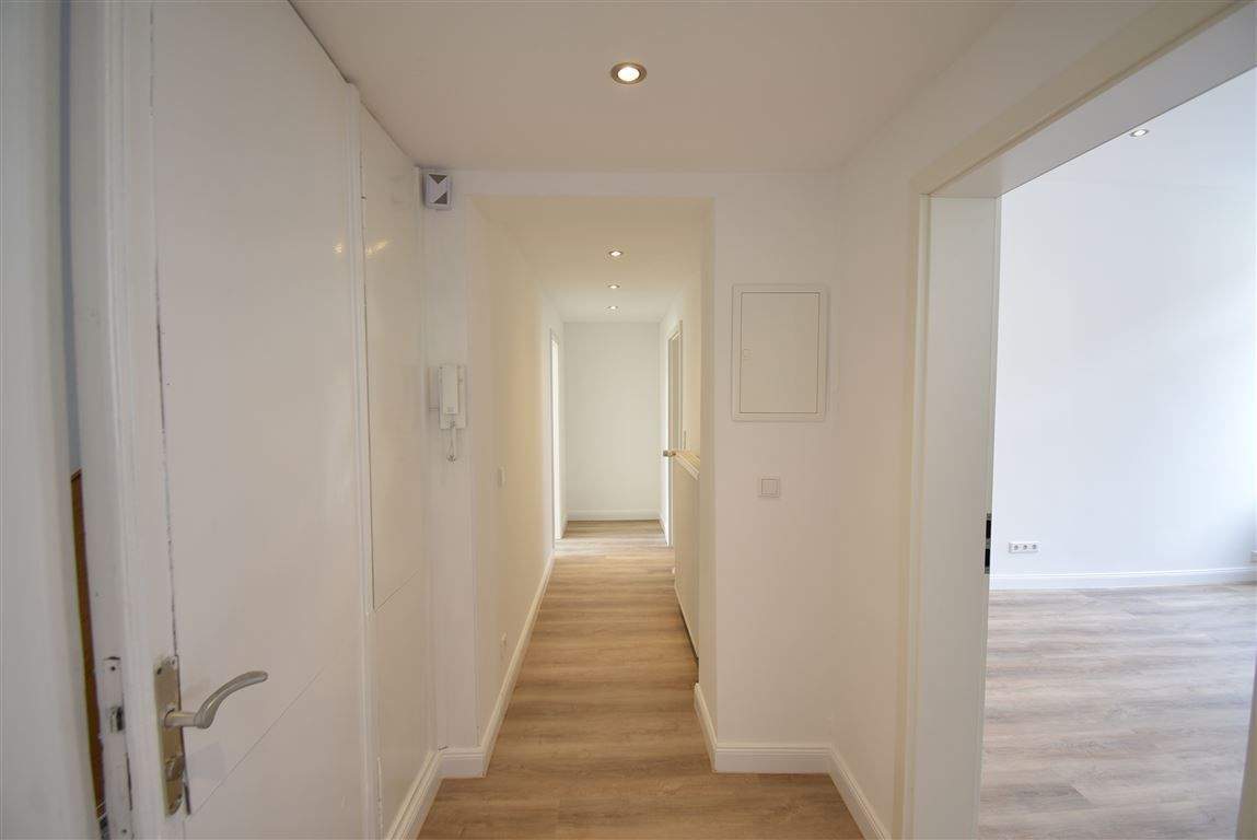 ERSTBEZUG! Großzügige 2-Zimmer-Altbau-Whg mit moderner Ausstattung – Krefeld – Vorschaubild 3