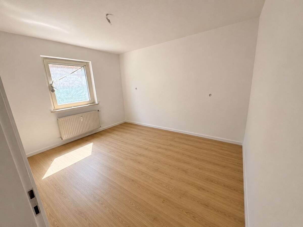 Erstbezug nach Modernisierung -helle 3 Zimmer Wohnung mit neuem Bad in zentraler Lage – 67655 Kaiserslautern – Bild 1 von 5