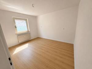 Erstbezug nach Modernisierung -helle 3 Zimmer Wohnung mit neuem Bad in zentraler Lage
