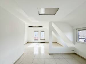 Helle und großzügige 3,5-Zimmer Maisonettewohnung mit EBK und Balkon! – 70327 Stuttgart – Vorschaubild 4