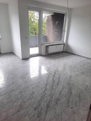 frisch renovierte Whg. mit Balkon in gepfl. 6-Familien-/Doppelhaushälfte in Dortmund-Sölde – 44289 Dortmund – Vorschaubild 3