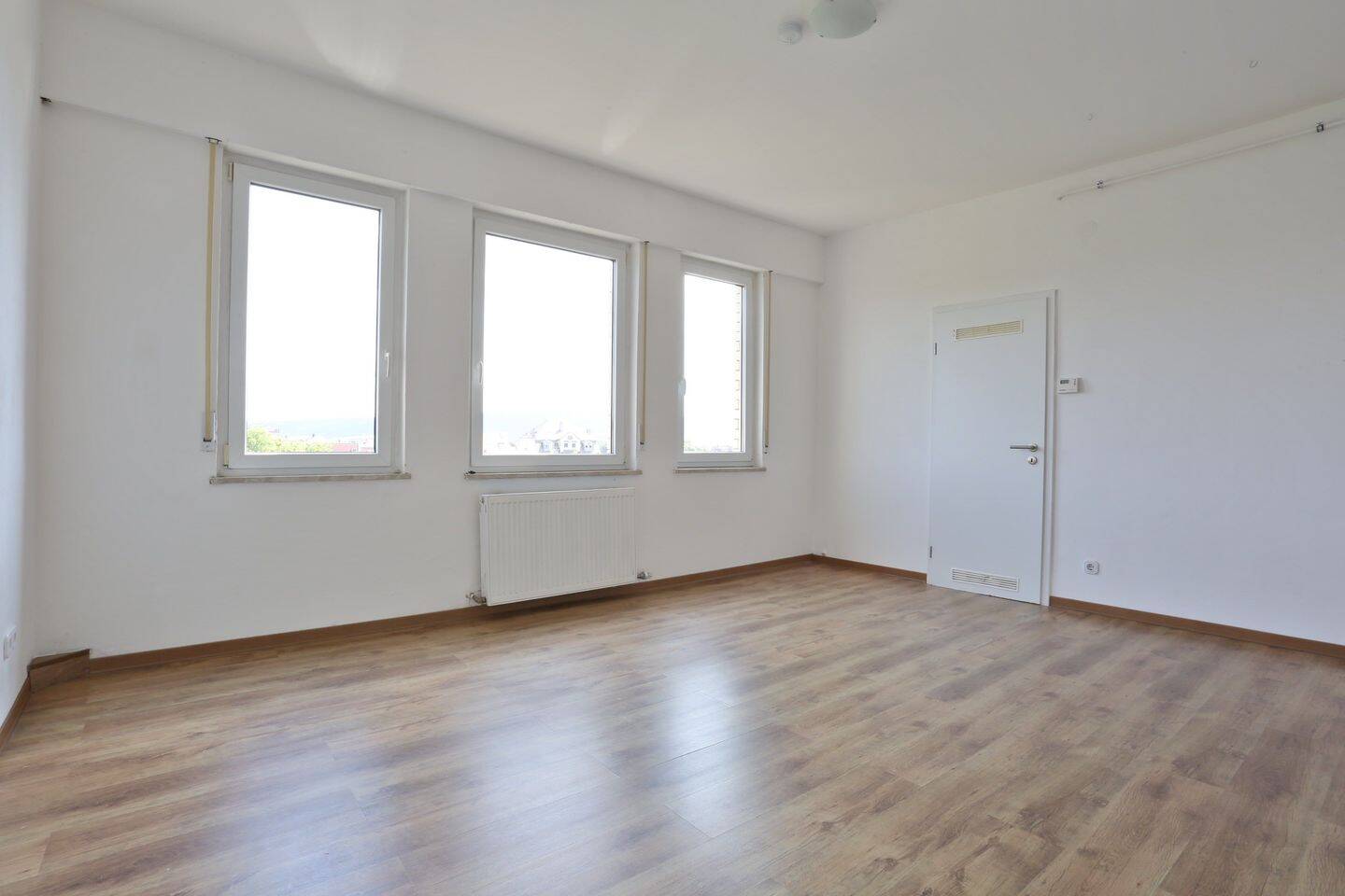 Familientraum mit Weitblick! + viel Platz + schöne Aussicht + Aktivspielplatz vor der Türe – Stuttgart – Vorschaubild 3