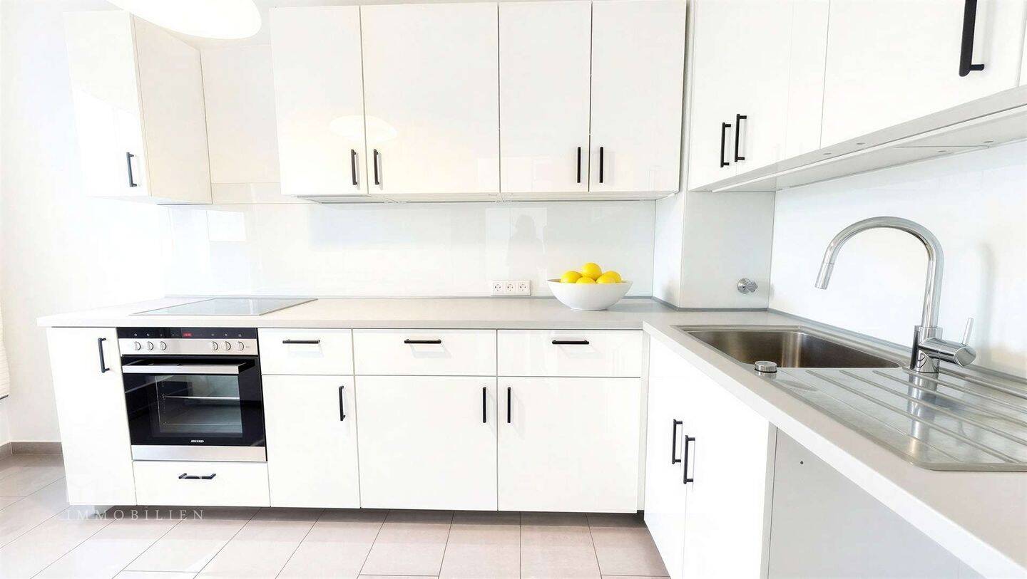 Stilvolle Maisonette-Wohnung mit zwei Balkonen und Kamin in begehrter Lage von Düsseldorf – Düsseldorf – Vorschaubild 5