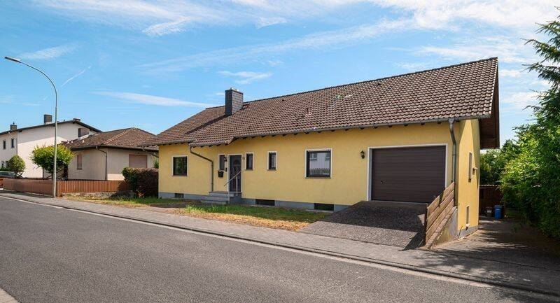 Großes Haus mit Garten in Echzell – Echzell – Vorschaubild 3