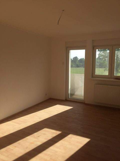 Müncheberg, top Neubau, Sehr helle Wohnung, große 2 Zimmer, tolle gr.Wohnessküche Bad, Balkon, 65qm für 799,- € warm inkl. Fahrstuhl & Stellplatz