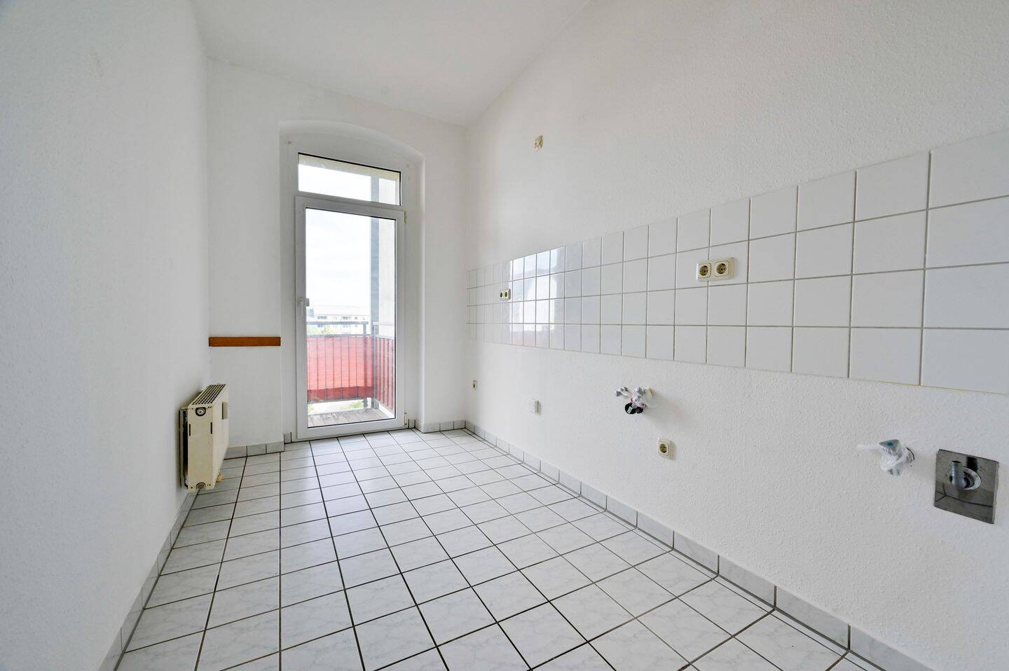 Schöne 2-Raum-Wohnung: XXL-BALKON UND PARKETT für Kapitalanleger oder zur Eigennutzung! – Chemnitz – Vorschaubild 8
