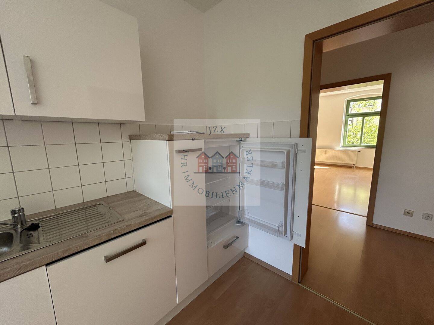 Attraktive Mietwohnung mit Balkon, Einbauküche und Stellplatz – Chemnitz – Vorschaubild 4
